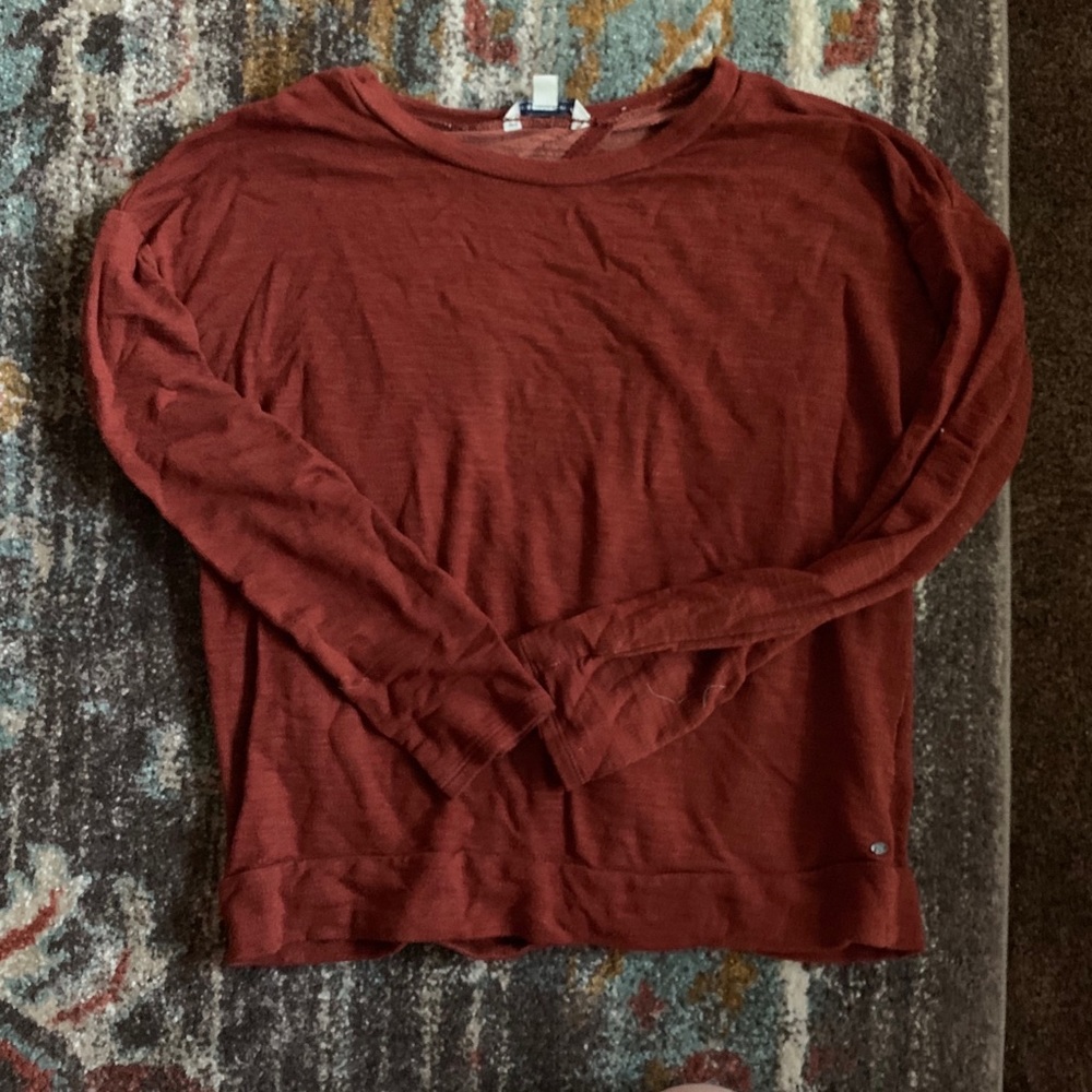 Lightweight backless sweater